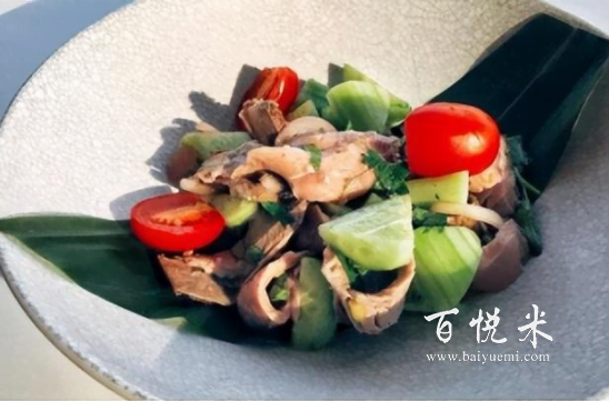 泰式牛肉沙拉，食材丰富，可以根据自己喜欢的口味添加自己喜欢的食材
